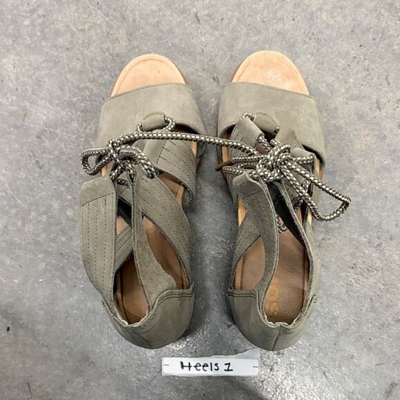 Sorel Khaki Lace-Up Sandals - Picture 3 of 4
